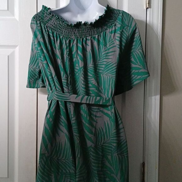 Oddy green gray off the shoulder fern printed wide leg belted jumpsuit  Sz 2XL - Picture 7 of 10
